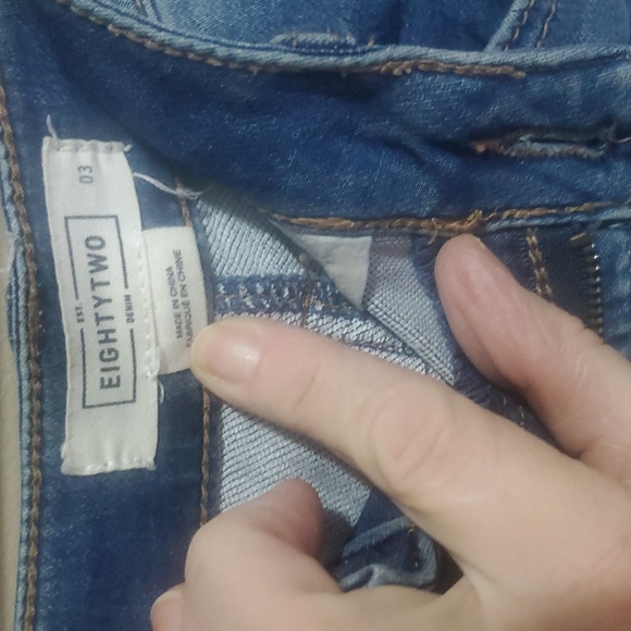 Eighty Two Women's Blue Jeans Size 3 - Picture 2 of 6